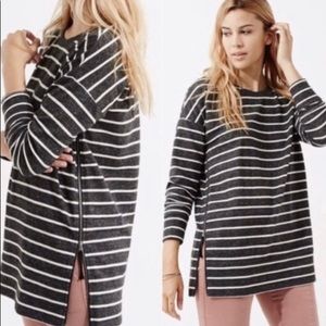 Lou & Grey side zip long sleeve top